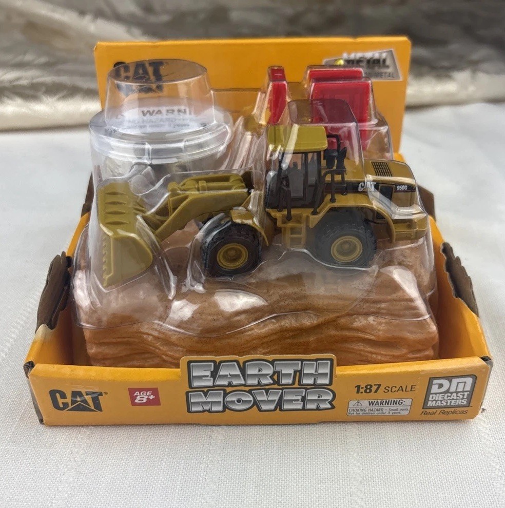 Diecast Masters 1/87 HO Scale Earth Mover Play Set Cat 950G Wheel Loader NIB