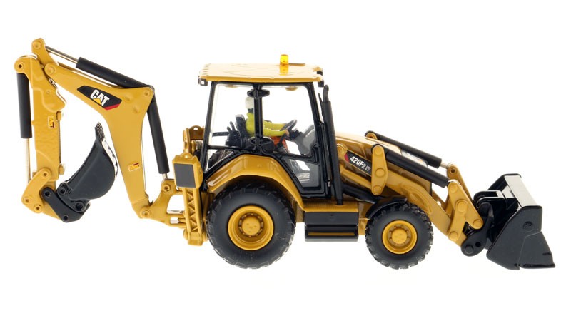DIECAST MASTERS – CATERPILLAR 420F2 Backhoe with Driver and Metal Box…