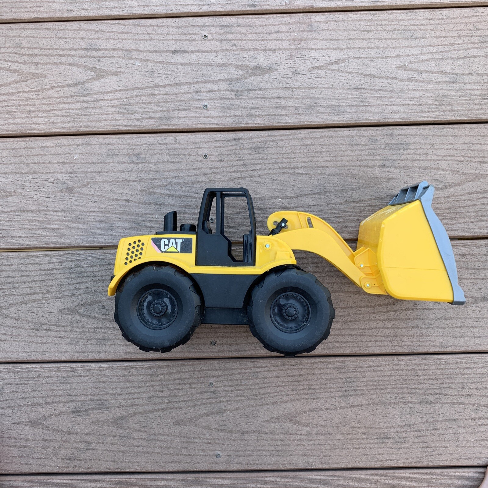 CAT Job Site Machines Motorized Wheel Loader Toy Moves Lights Sound Music