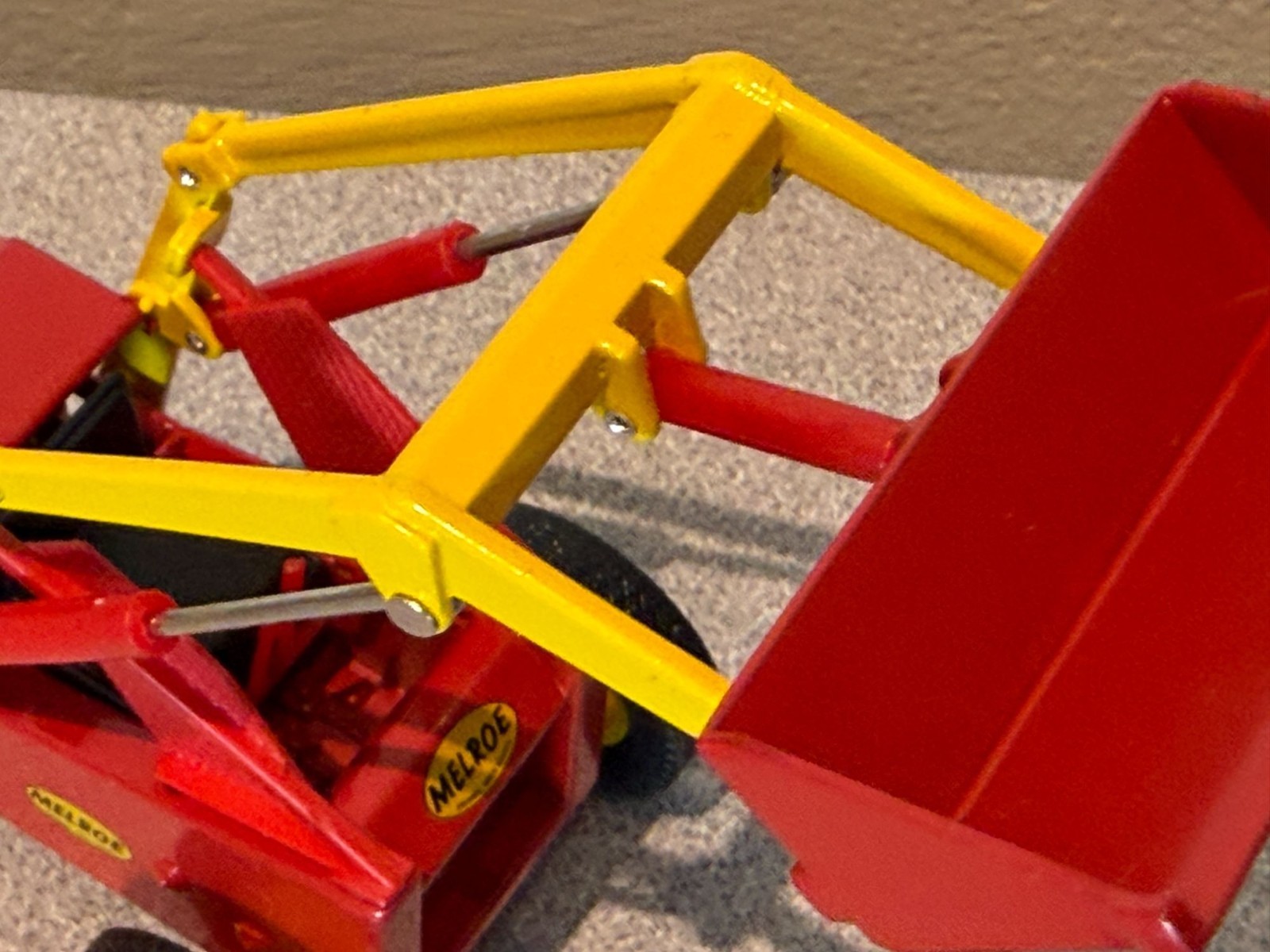Melroe Bobcat M-200 Loader – Clover 1:25 Scale Diecast Model