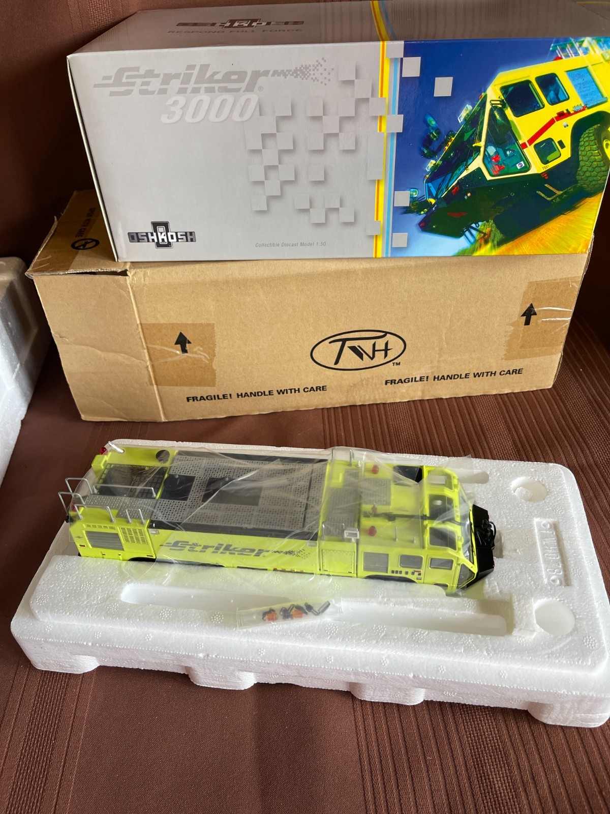Oshkosh Striker 3000 ARFF TWH 078-1088 Airport Emergency Vehicle