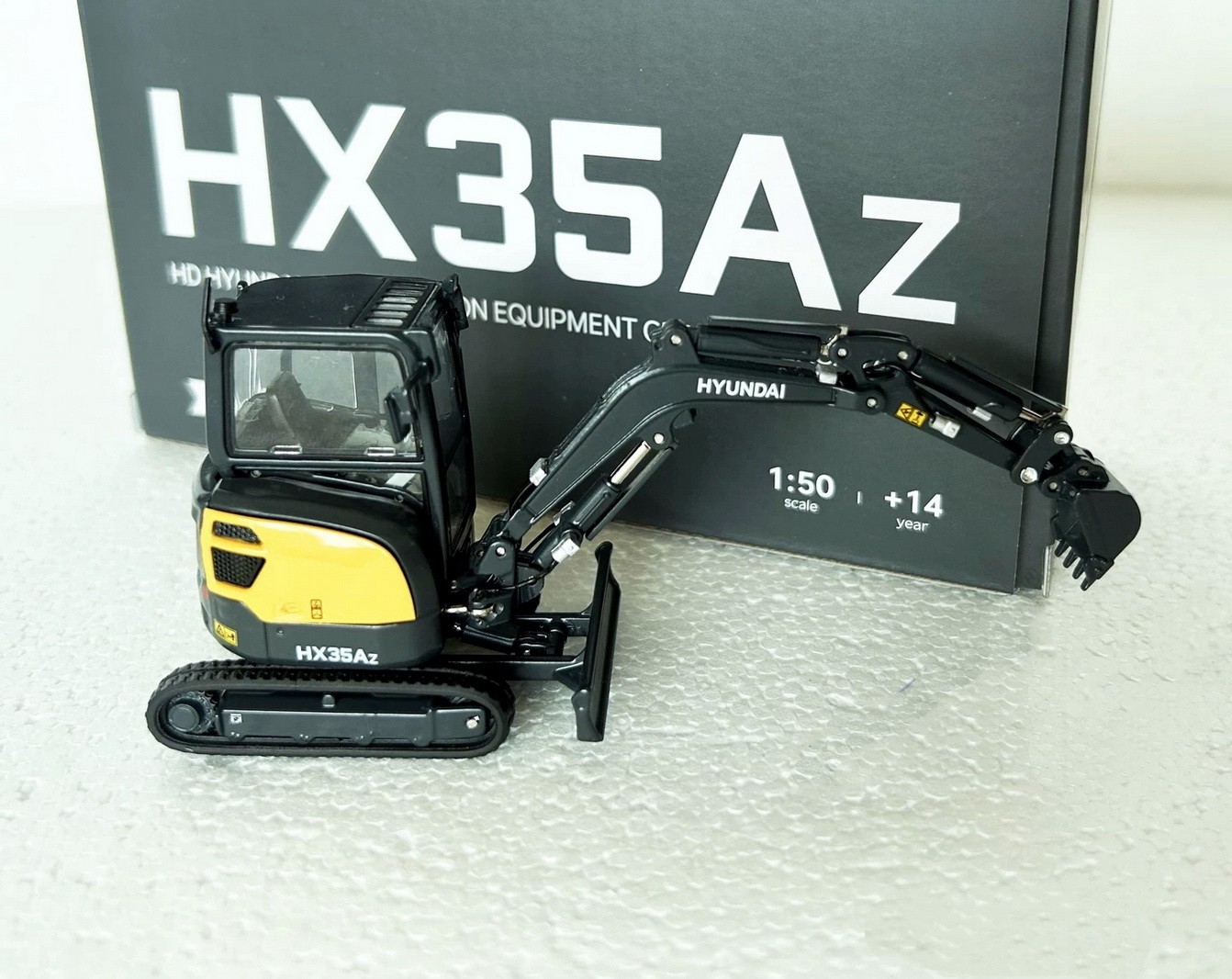 1/50 Scale HYUNDAI HX35Az Compact Excavator Diecast Model Toy Gift NIB