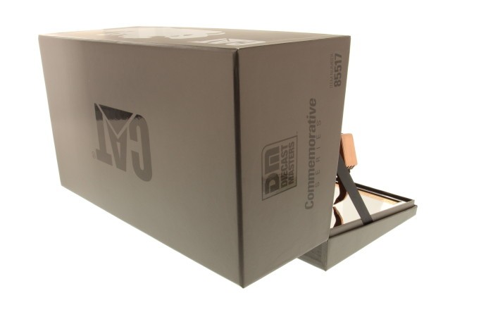 DIECAST MASTERS – Bull CATERPILLAR Copper Finish D11T – 1/50 – DCM85517