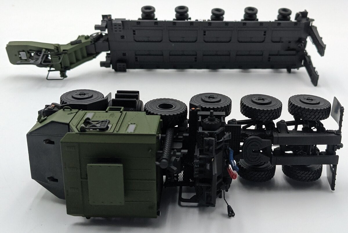 Sword Models SW1500-K 1:50 DieCast Oshkosh HET M1070 Transporter w/M1000 Trailer