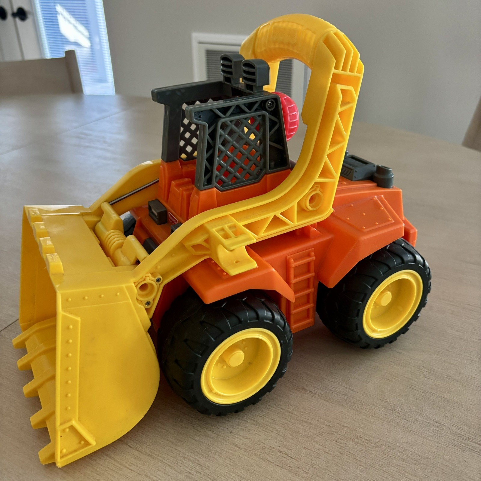 Vintage Fisher Price Tuff Rumblin Front End Loader Construction Truck 2004 14”