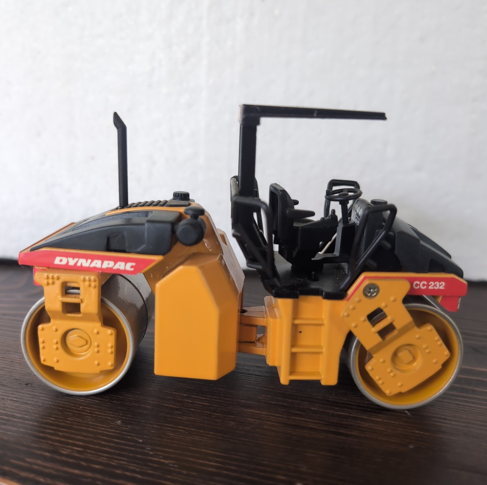 Joal Dynapack CC232 Vibratory Roller 1:35 Diecast Replica* V G C*