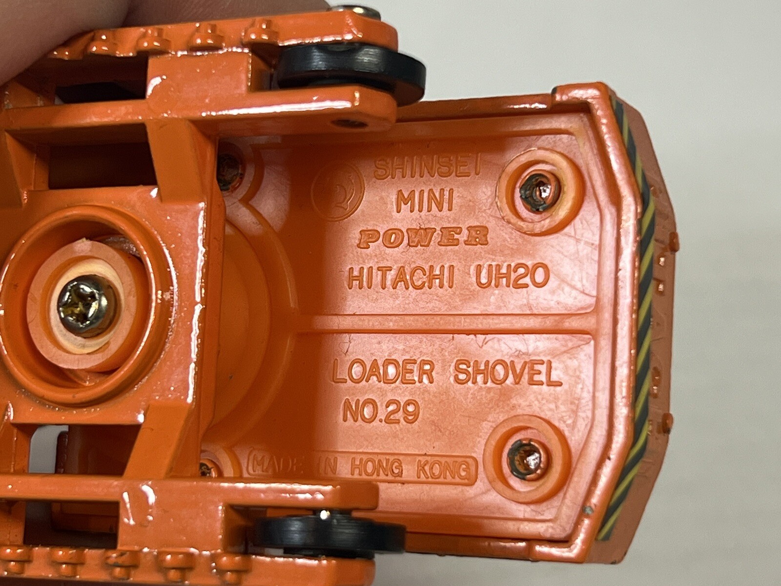 Shinsei Mini Power Hitachi UH20 Loader Shovel No. 29 Orange Diecast Tractor 1:64