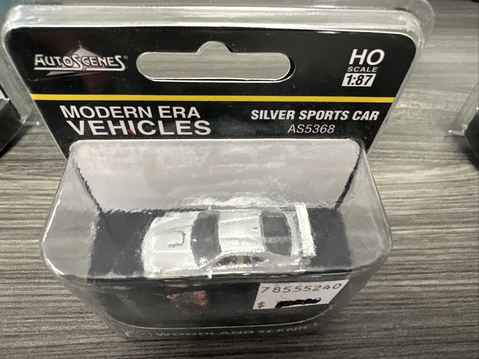 Woodland Scenics Modern Era Vehicles HO Scale AS5361 Maroon Coupe NIP