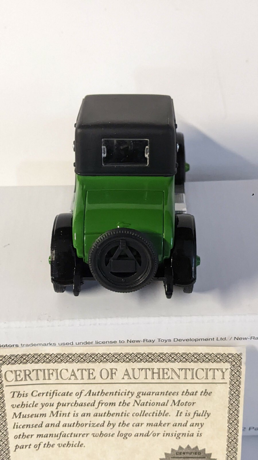 1926 CHEVROLET SUPERIOR V2 WITH ORIGINAL BOX AND CERTIFICATE 1:32 SCALE