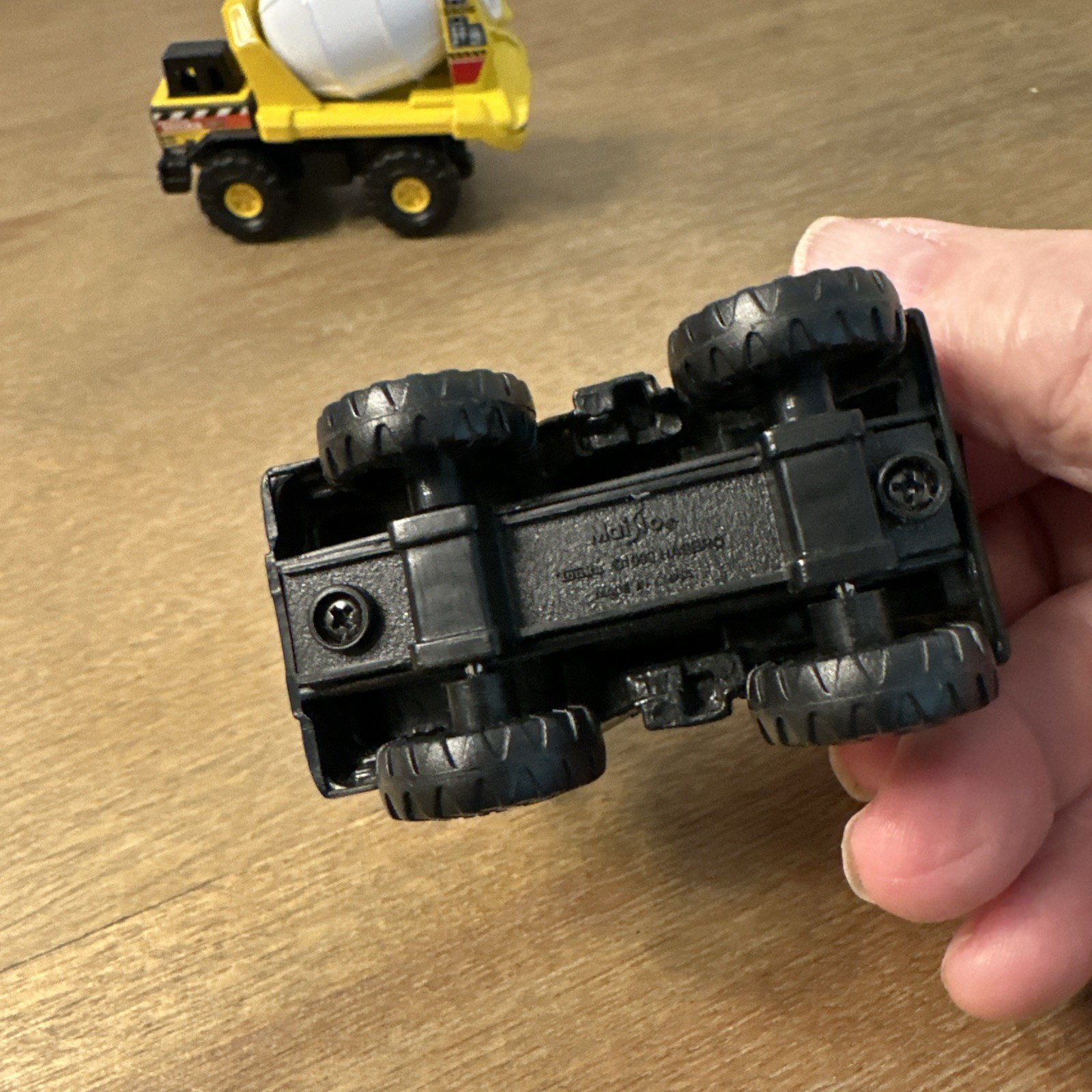 Maisto Hasbro Tonka 1998 Mini Mighty Excavator Cement Truck Construction