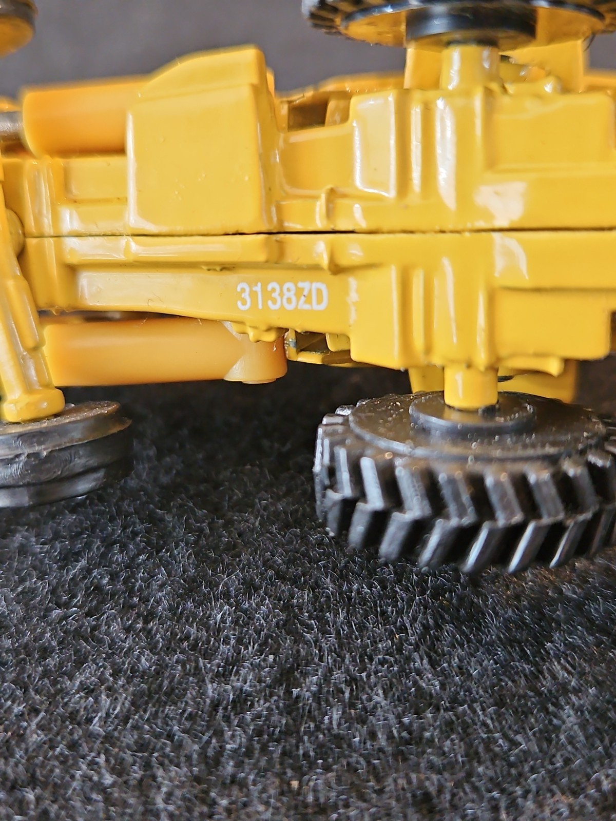 ERTL Ford 555B Backhoe Loader 1:64 Die Cast Construction Tractor USA