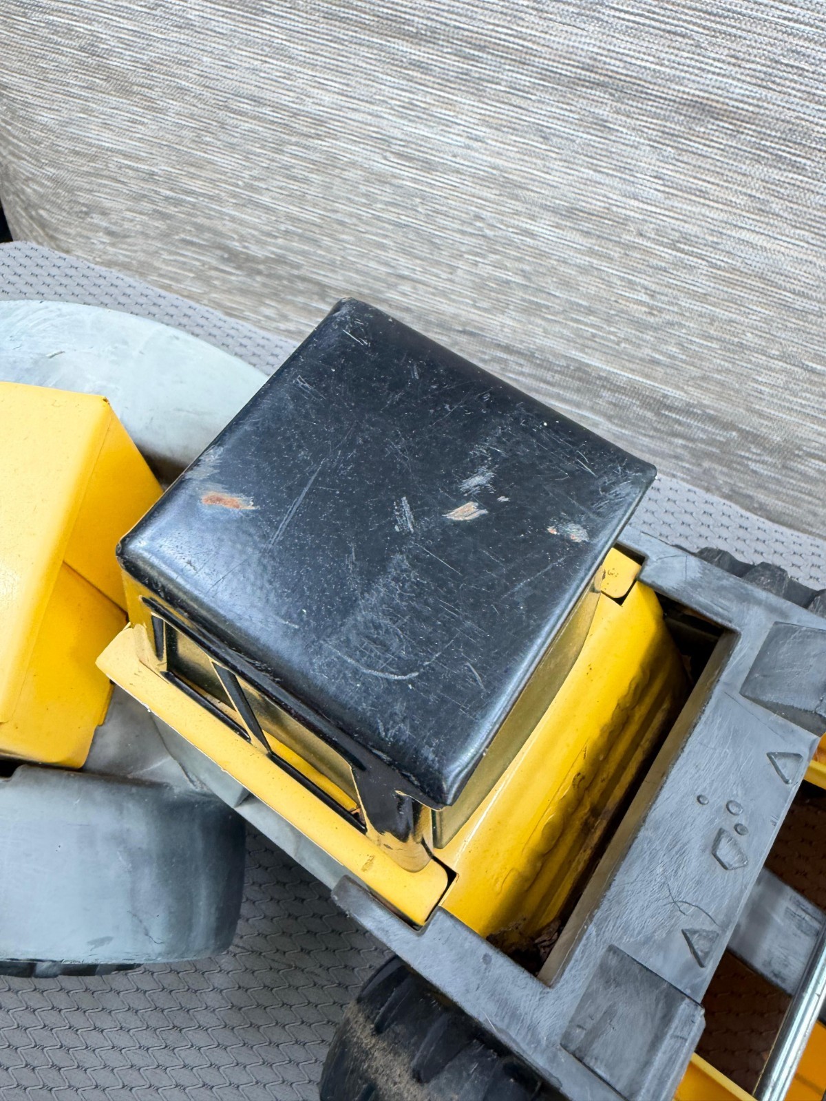 2012 Hasbro Tonka Front End Loader Metal Eng Compartment And Cab