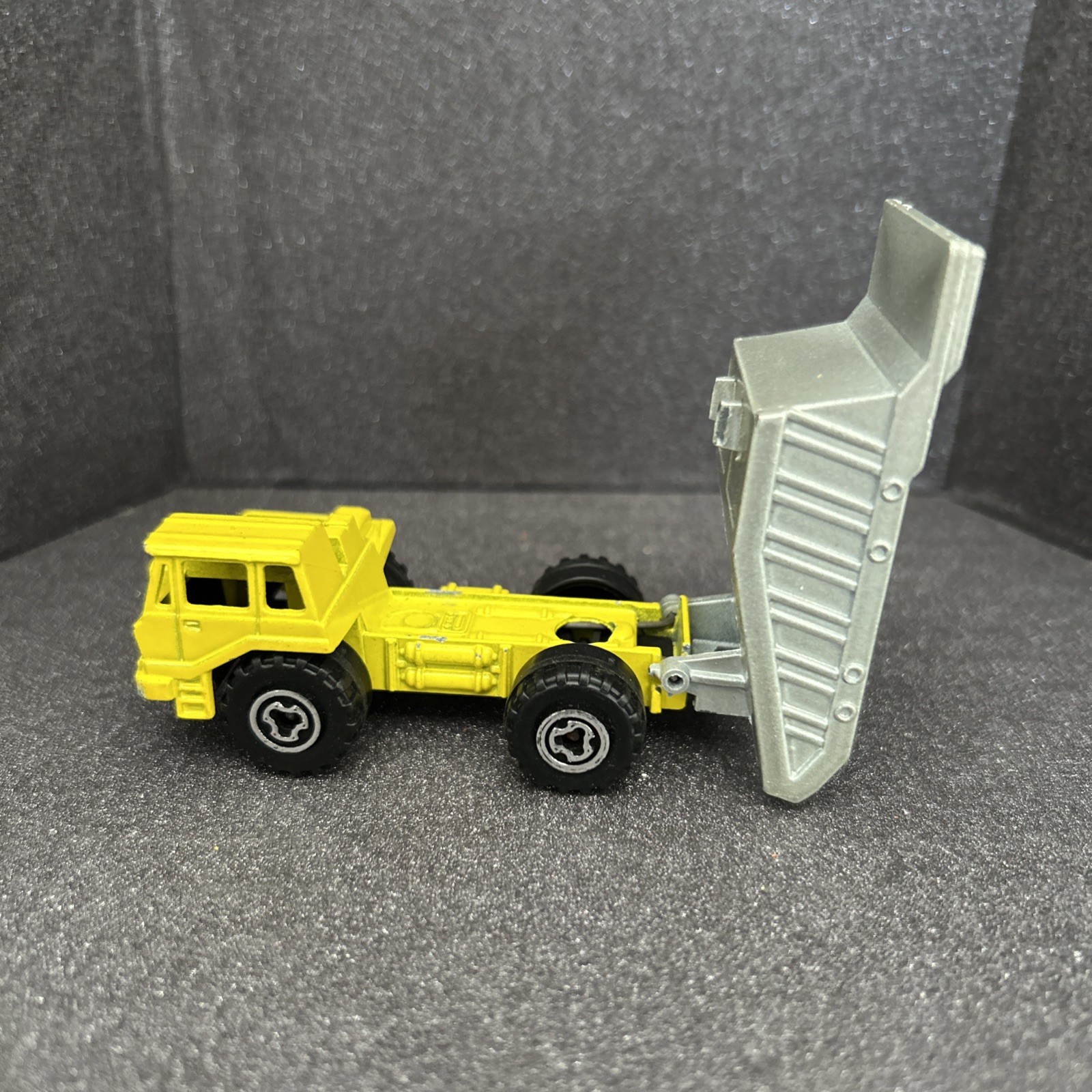 Vintage Diecast Majorette BENNE CARRIERE 1/100 Dump Truck #274 France 1980s R384