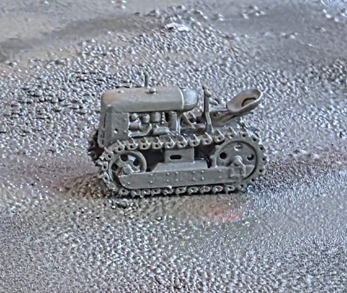 One 1/87 HO scale Cletrac Mini-crawler, olive drab, EXCLUSIVE!