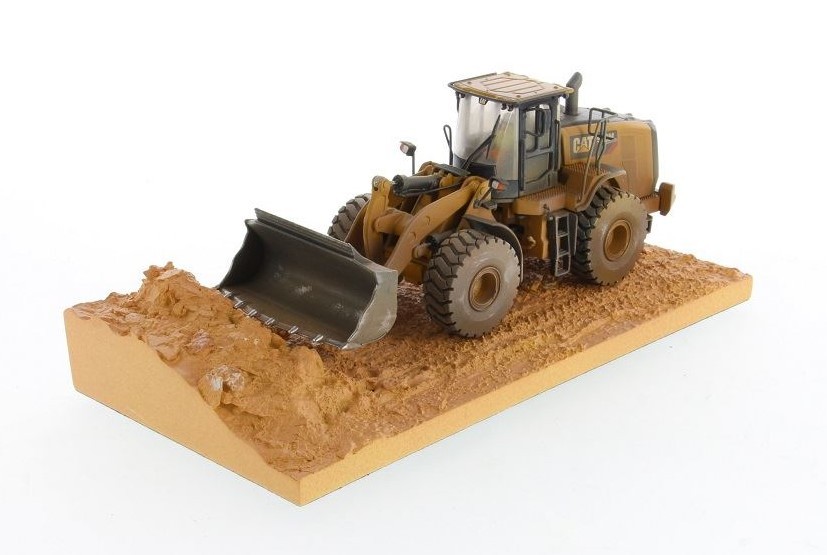 DIECAST MASTERS – CATERPILLAR 966M Wheel Loader – 1/50 – DCM85703
