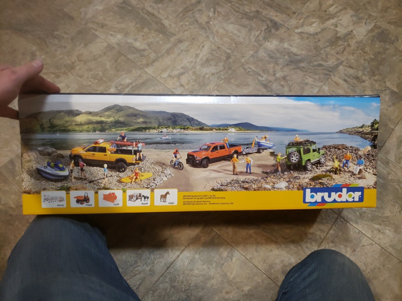 Bruder #02582 Land Rover Defender Station Wagon with Horse Trailer + Horse
