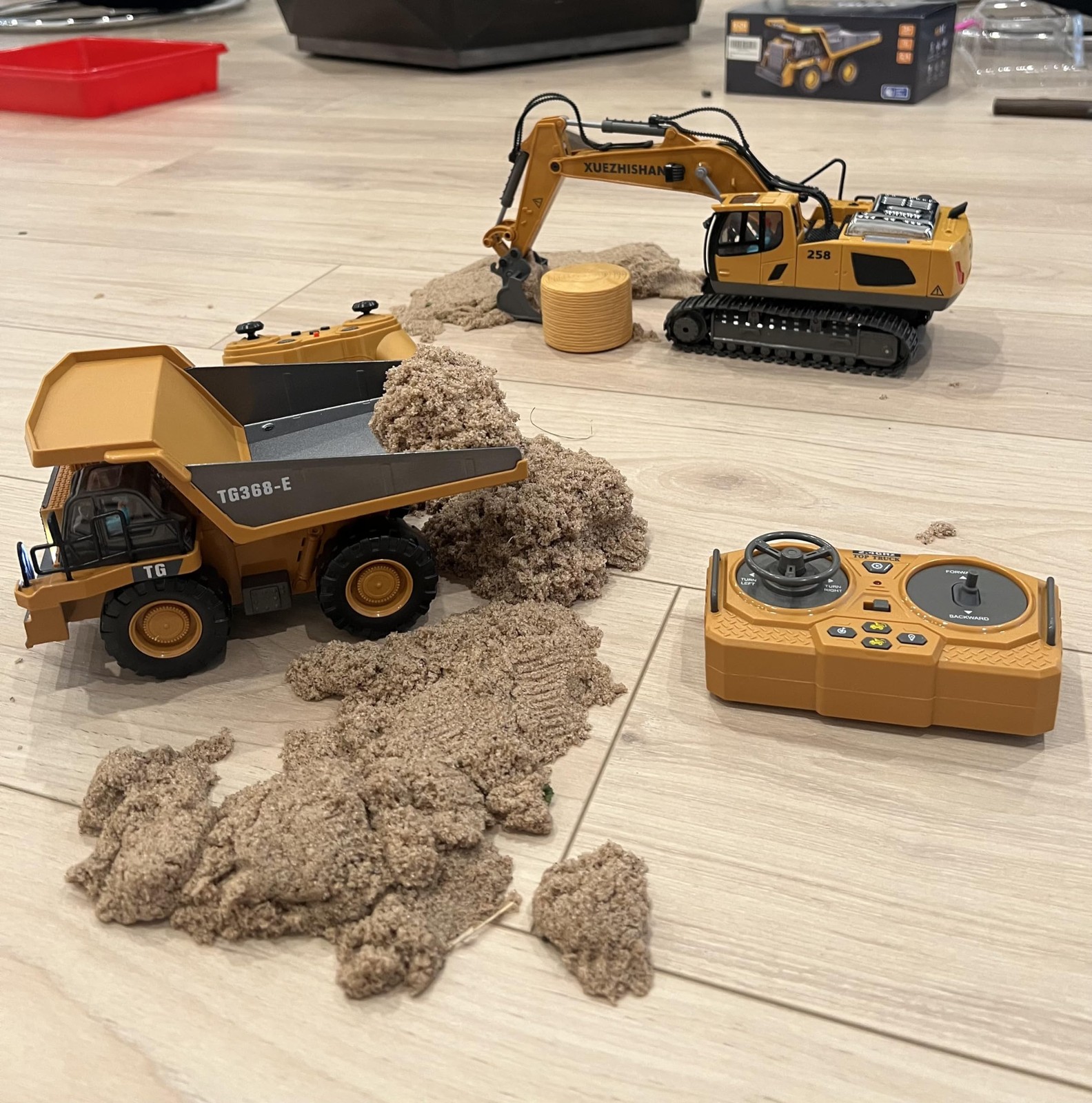 Metal RC Bulldozer Toy for Kids | 9-Channel Remote Control Track-Type Tractor…