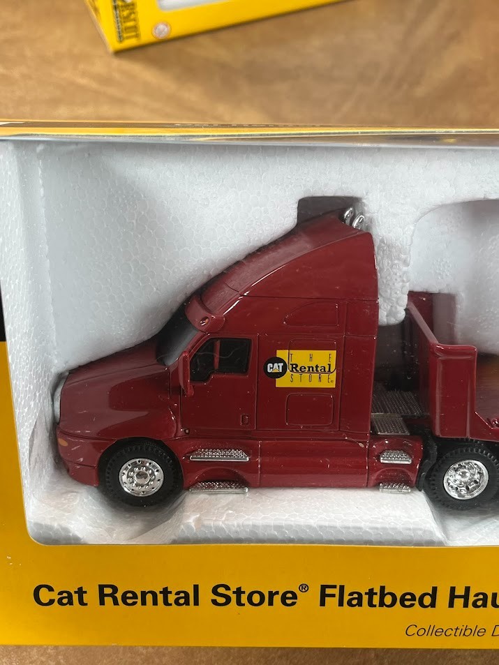 Norscot 55117 CAT Semi-Flatbed w/Caterpillar 420D IT Backhoe 1/50 Die-cast MIB