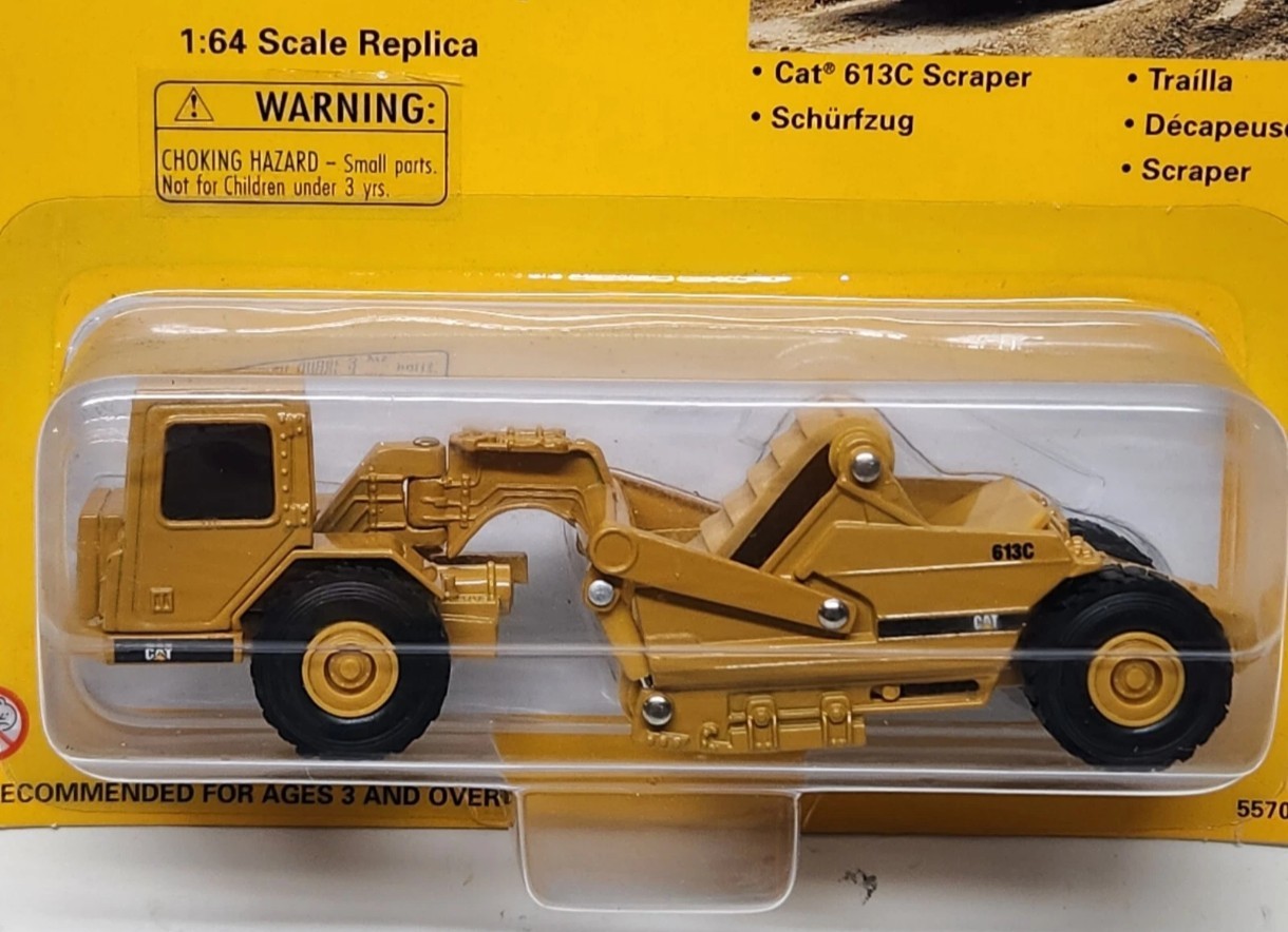 Caterpillar CAT 613C Scraper / Earth Mover By Norscot 1/64 Scale