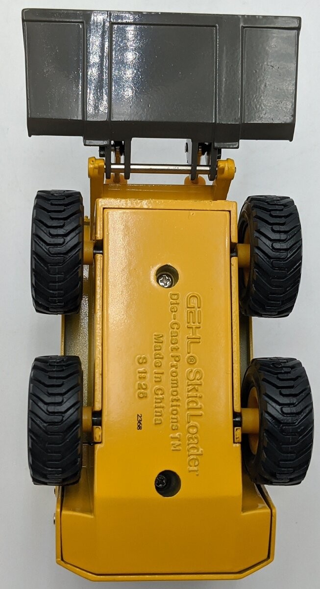 Die Cast Promotions 907740 1:25 Gehl 5635 DXT Skid Loader NIB