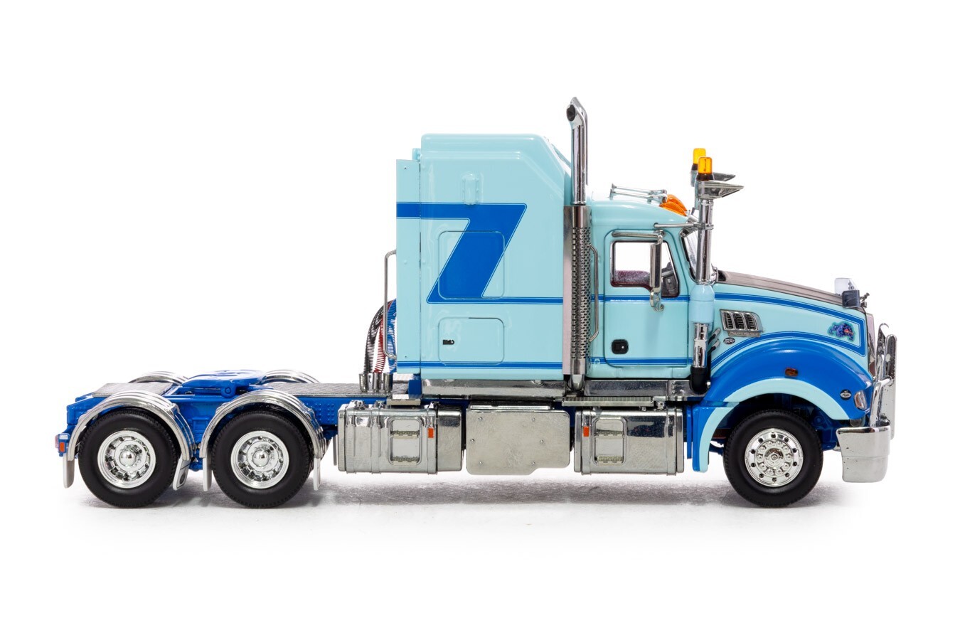 Mack Super-Liner Late Edition – Light Blue – Drake 1:50 Scale Model #Z01511 New