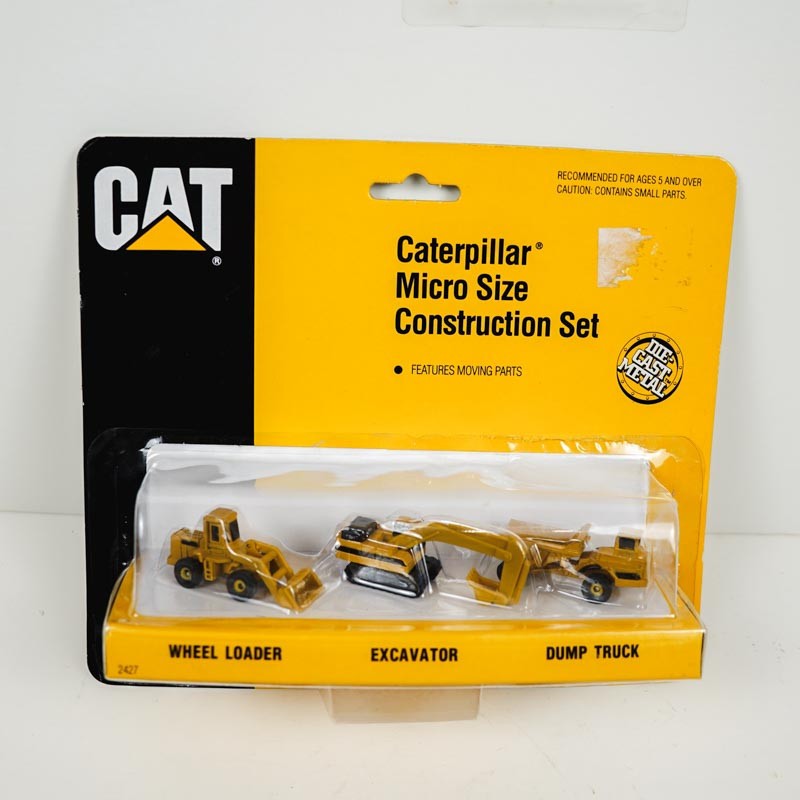 Caterpillar Micro Construction Set Vtg 1991 Tractor/Scraper/Challenger in Box