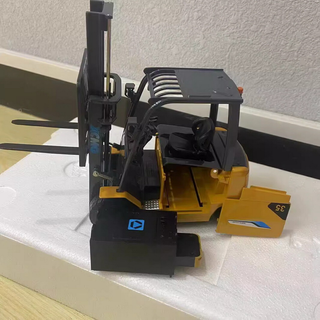 1/18 Scale XCMG XCB35 Forklift Truck Diecast Model Toy Collection Gift NIB