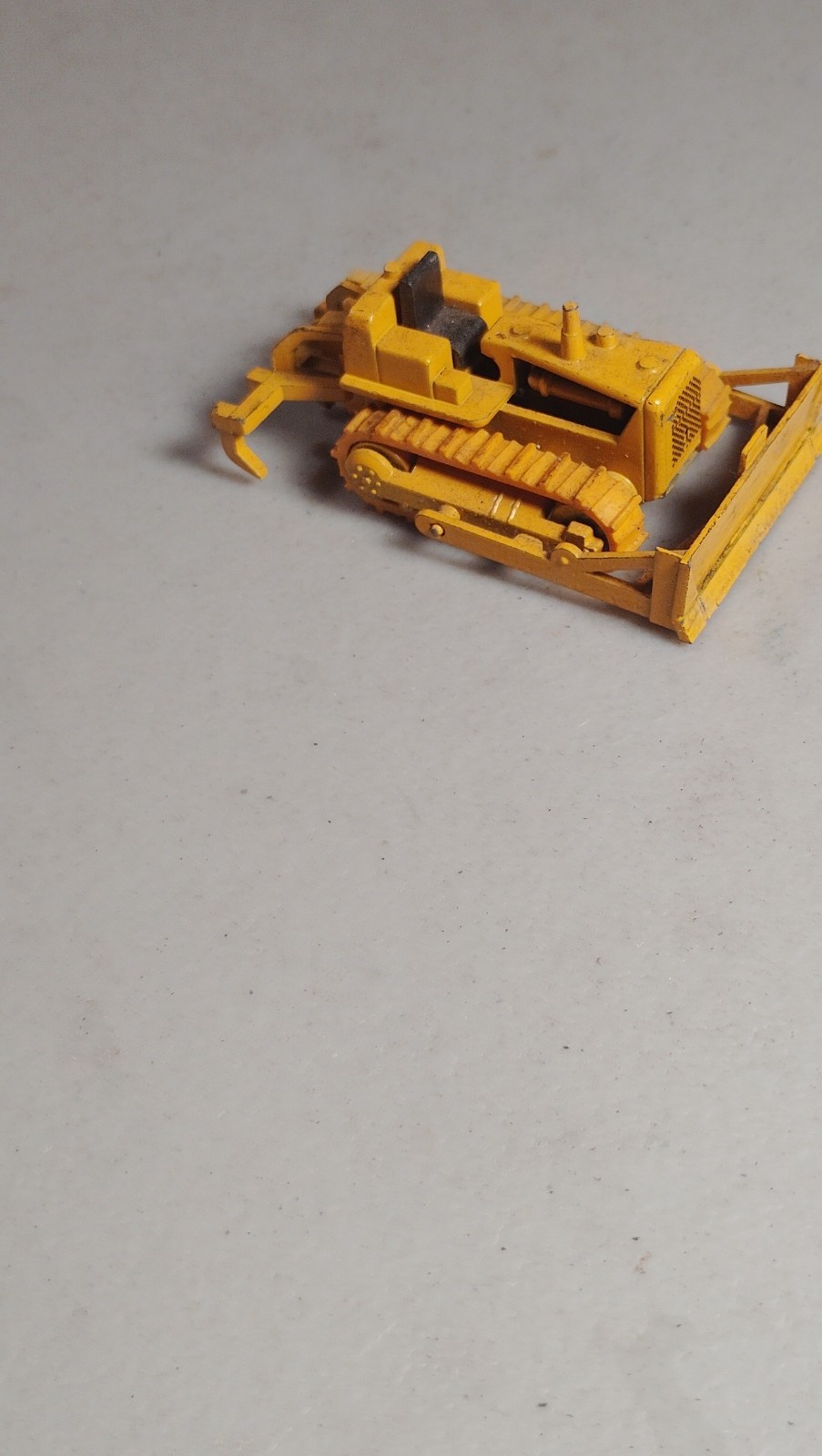 NZG Cat 1/87 Diecast Dozer Yellow with ripper Vintage Construction Vehicle