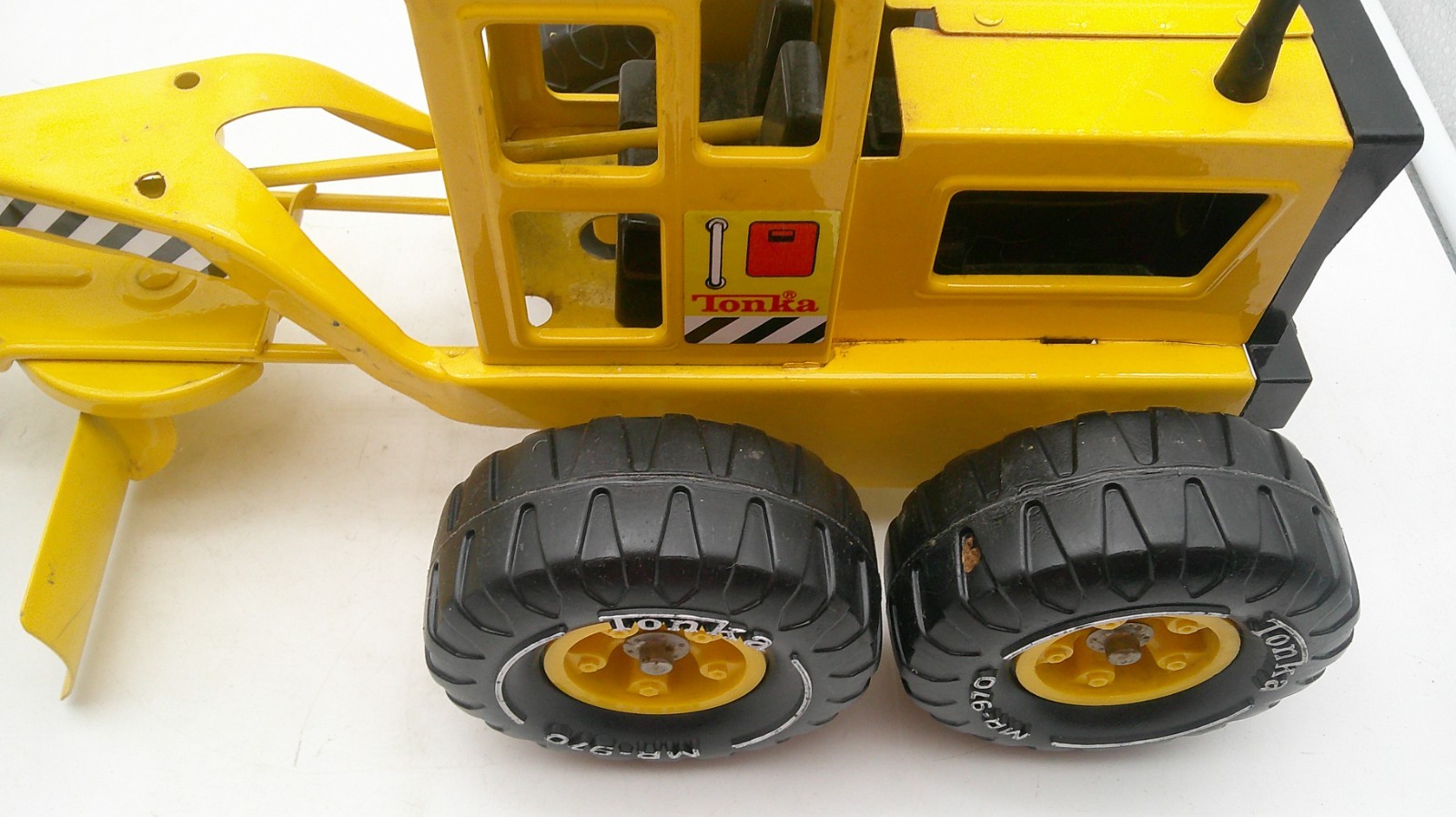 Vintage 1970s Metal Yellow 17″ Tonka Grader Used Condition