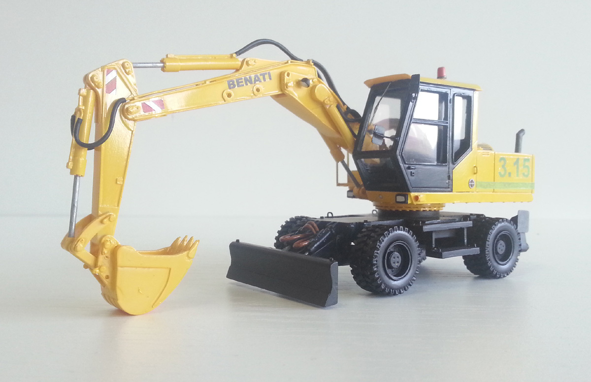 Resin 1/50 Excavator Benati 3.15 wheels – Ready Made by Fankit Models