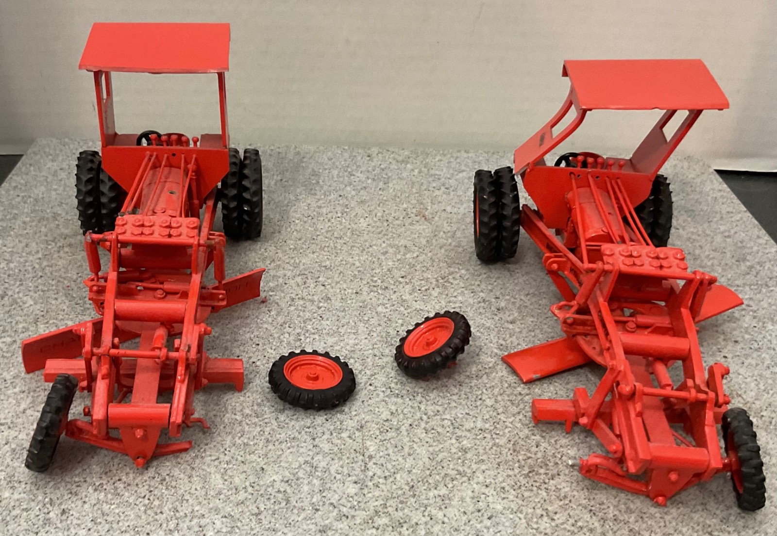 Pair of Teeswater Champion Hydraulic Maintainer for Parts or Repair