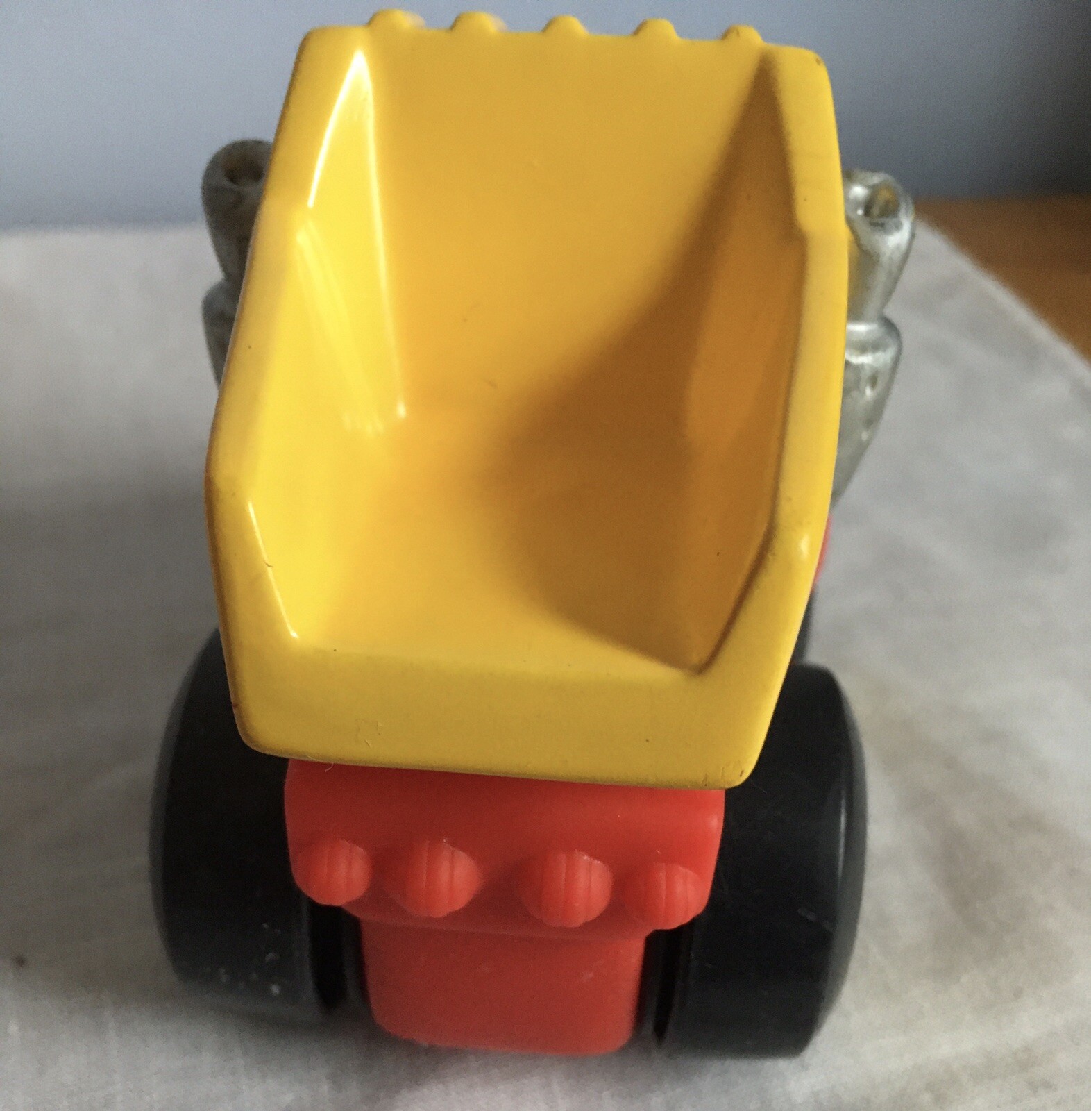 Set Tonka preschool toys, Dump truck, recycling truck, and fire truck