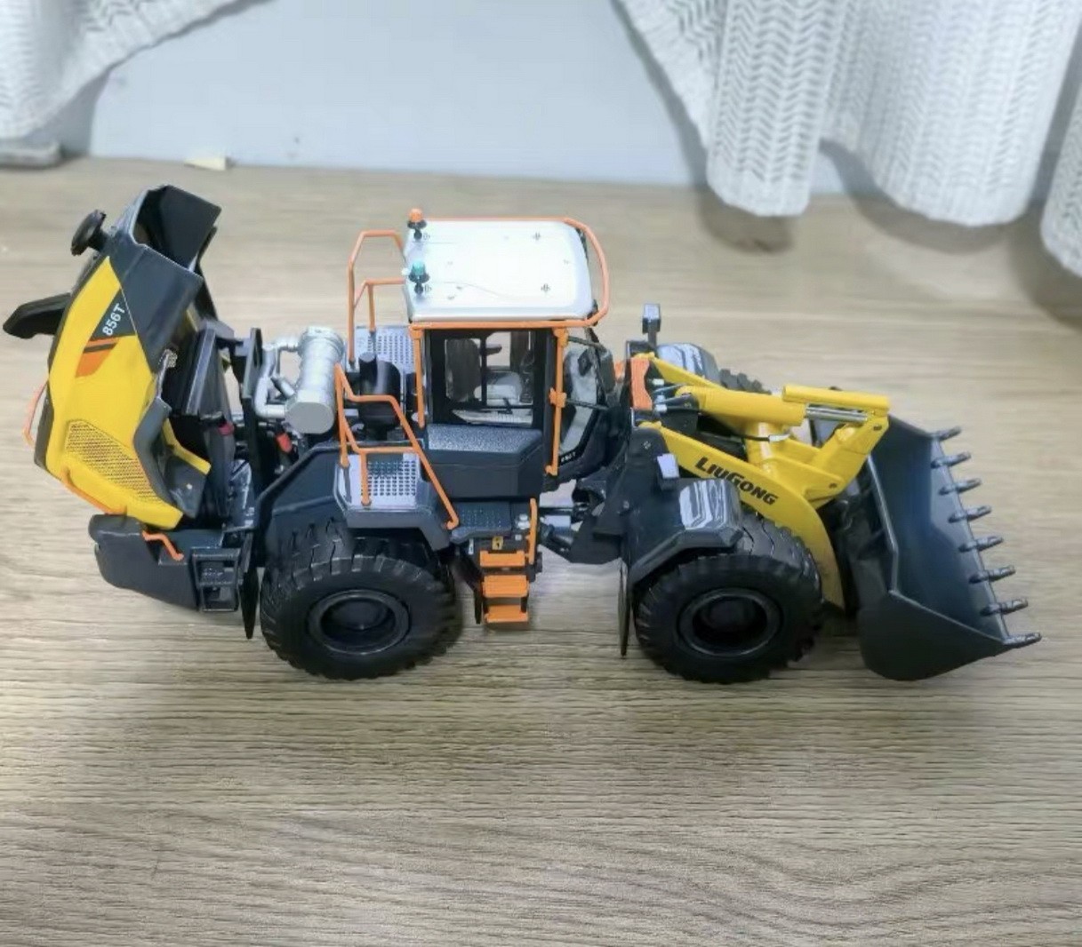 1/35 Scale LIUGONG 856T Wheel Loader Diecast Model Collection Gift NIB NEW