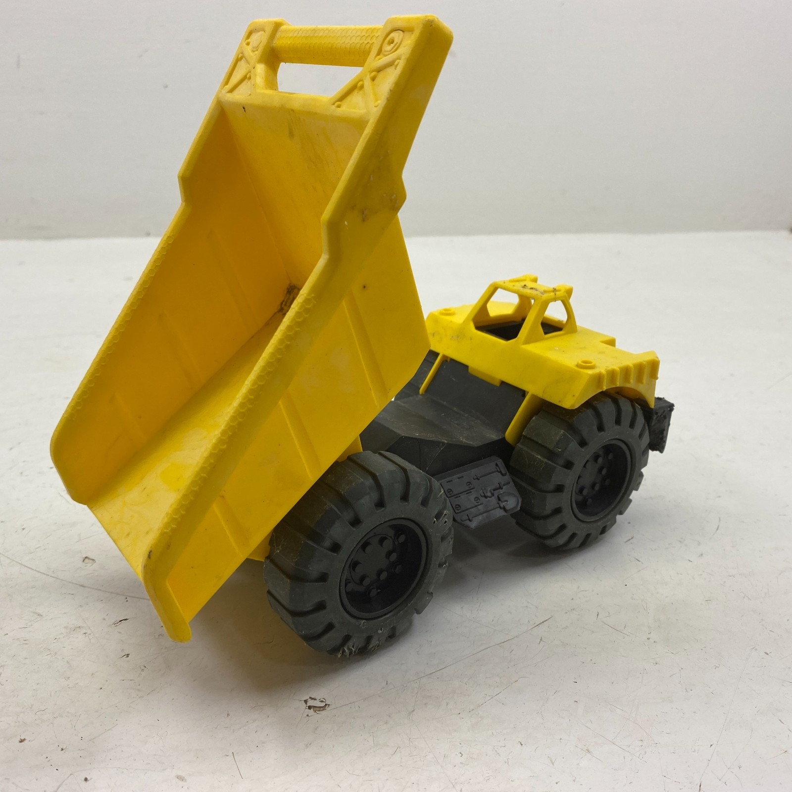 CAT Construction 7″ Dump Truck, Excavator Toys Lot of 2 (USED)