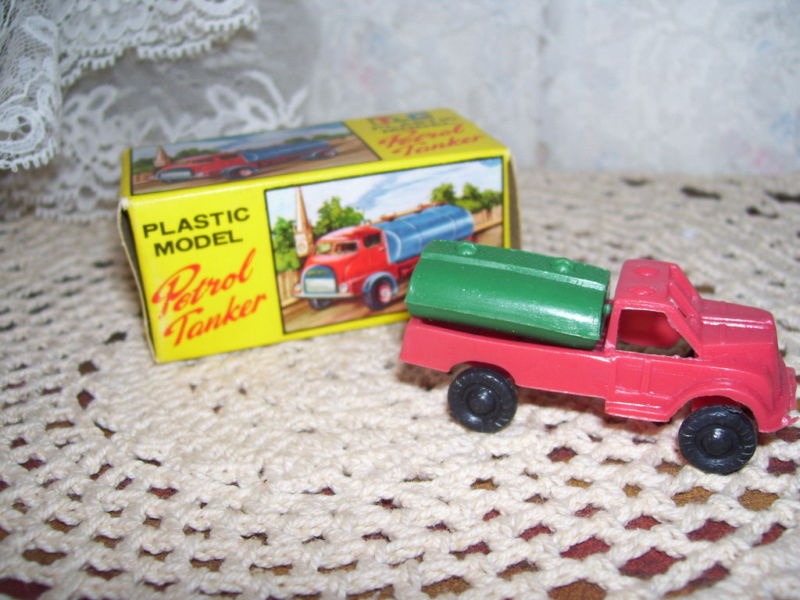 TLC PETROL TANKER PLASTIC MODEL Hong Kong MIB