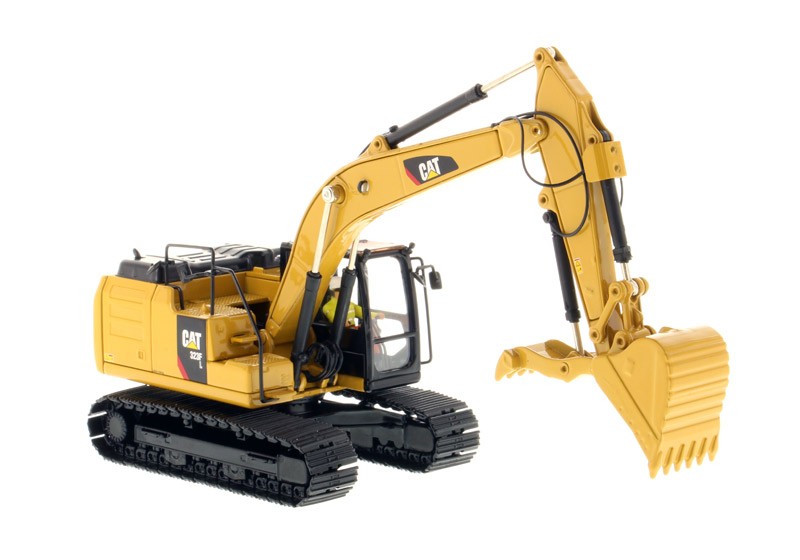 DIECAST MASTERS – CATERPILLAR 323F L with Figure – 1/50 – DCM8…