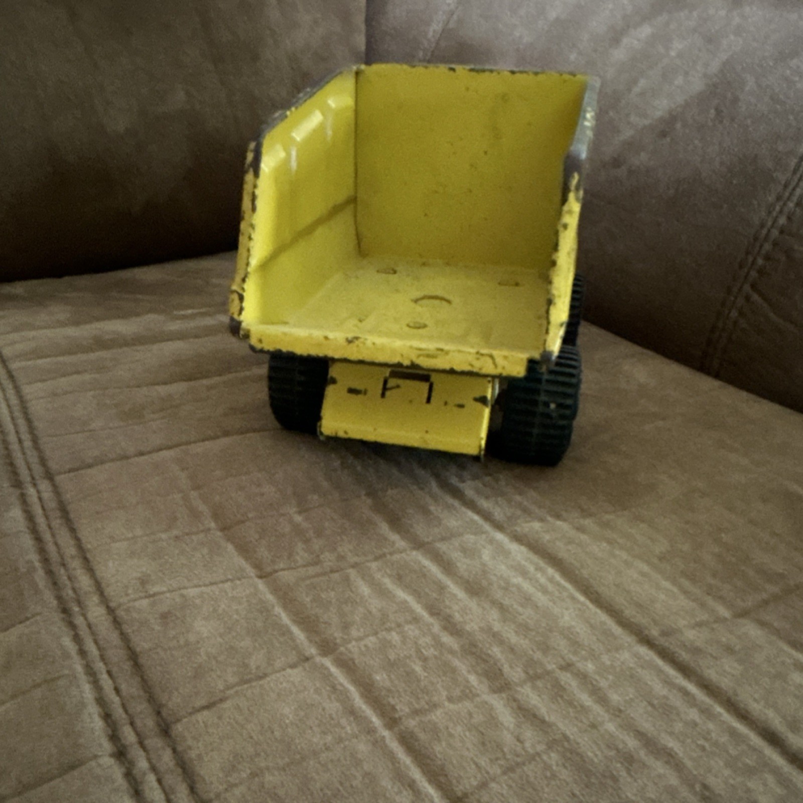 Vintage Tonka Pressed Steel Yellow Dump Truck Construction Vehicle Classic Toy