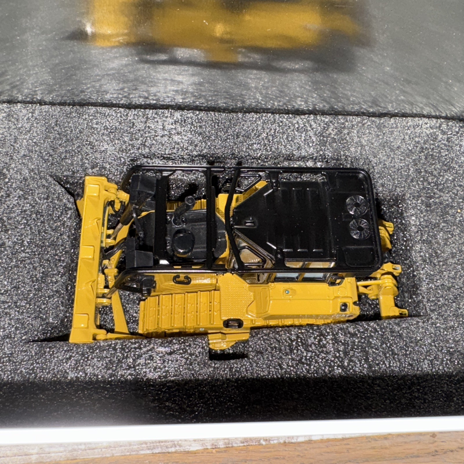 1/50 Caterpillar CAT D6 Track Tractor Dozer W/ SU Blade Diecast Masters 85553