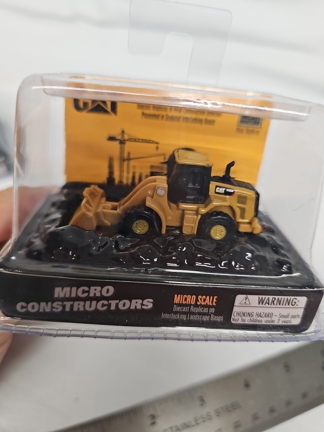 Diecast Masters CAT Micro Construction D8T TrackType Tractor & 950M Wheel Loader