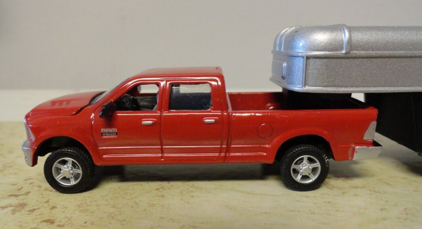 Vintage ERTL 2 Piece Combination, Dodge Ram 3500, With Live Stock Trailor. D/S