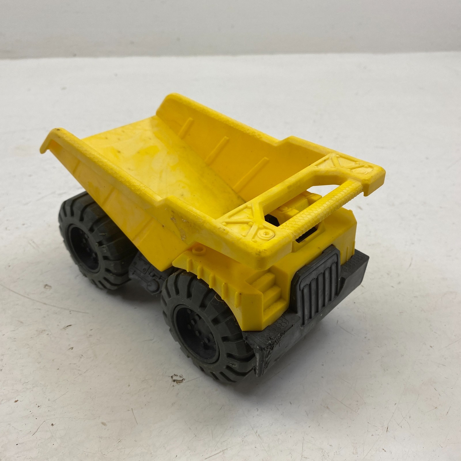 CAT Construction 7″ Dump Truck, Excavator Toys Lot of 2 (USED)