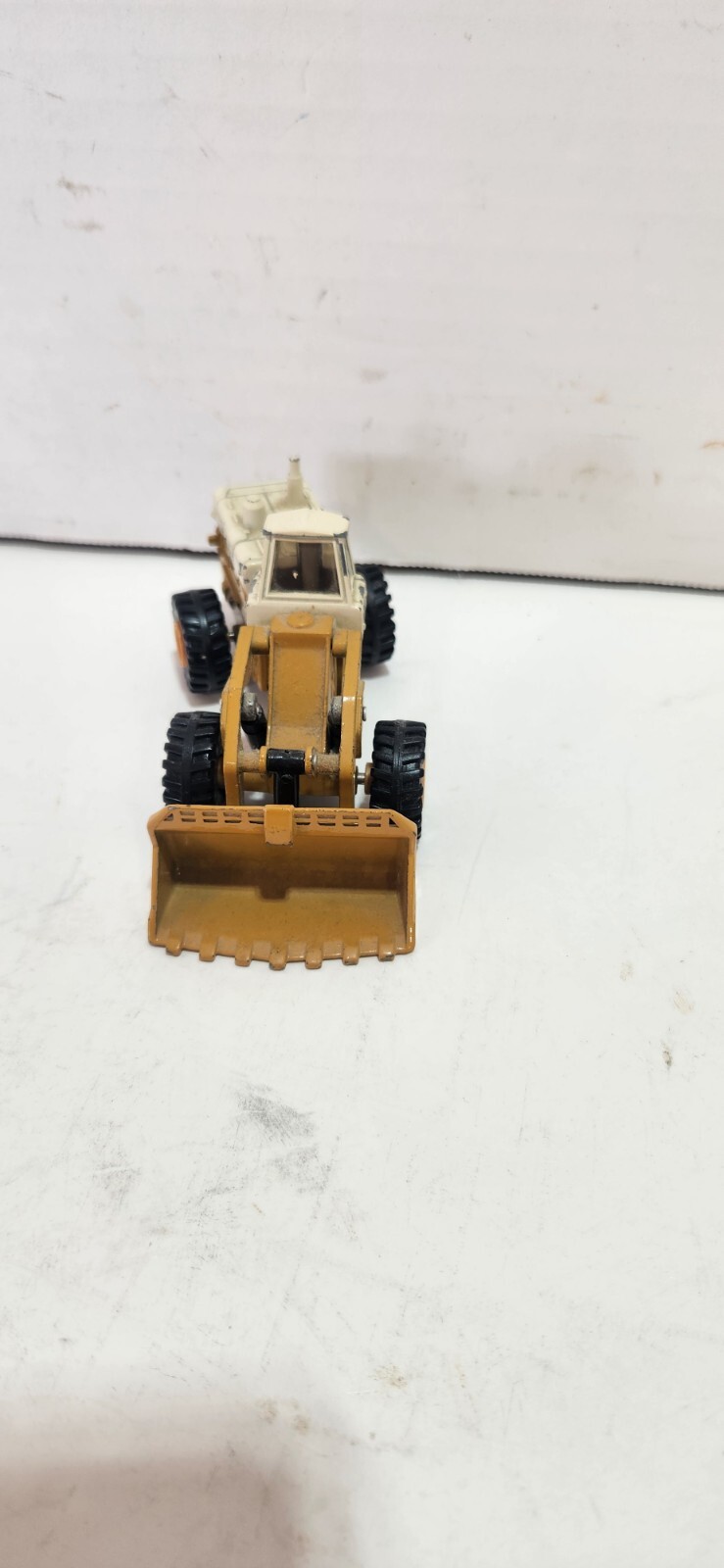 Vintage ERTL International 560 Pay Loader 1:64 Scale with Black Decals