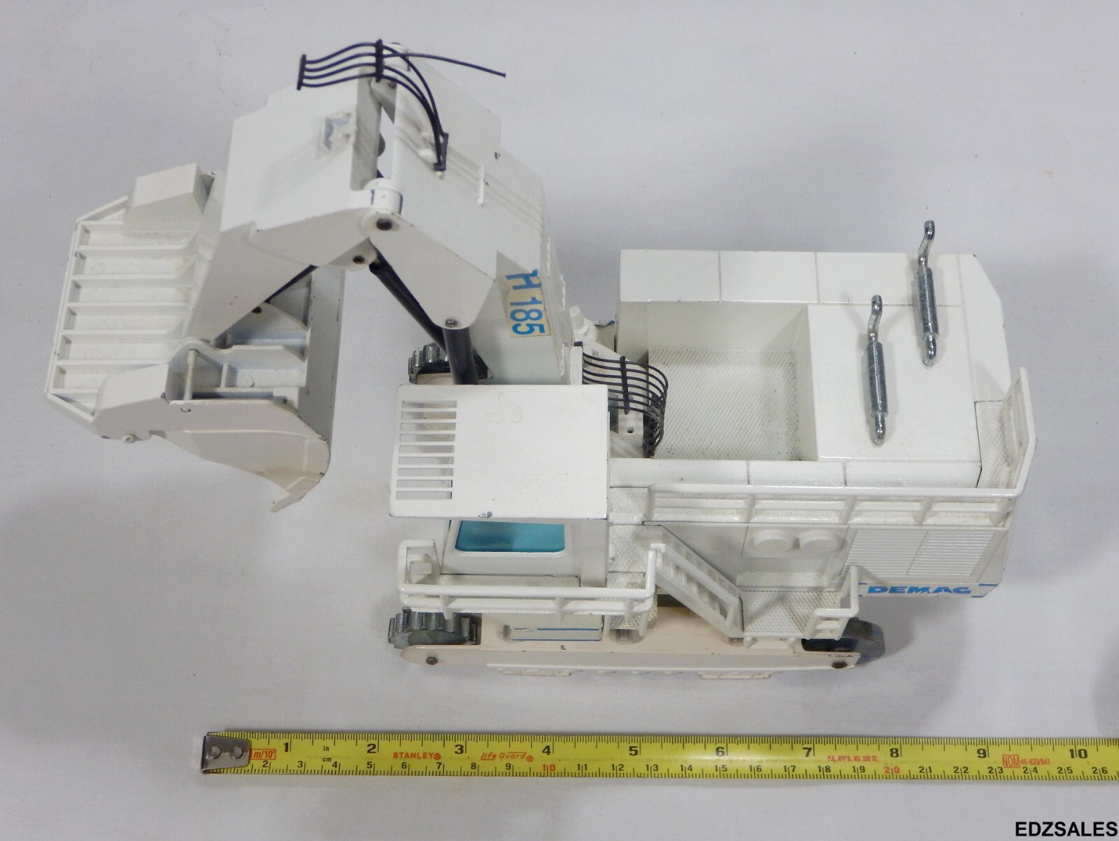 NZG Modelle 241 1:50 Demag H1851 Mining Excavating Shovel – Made West Germany