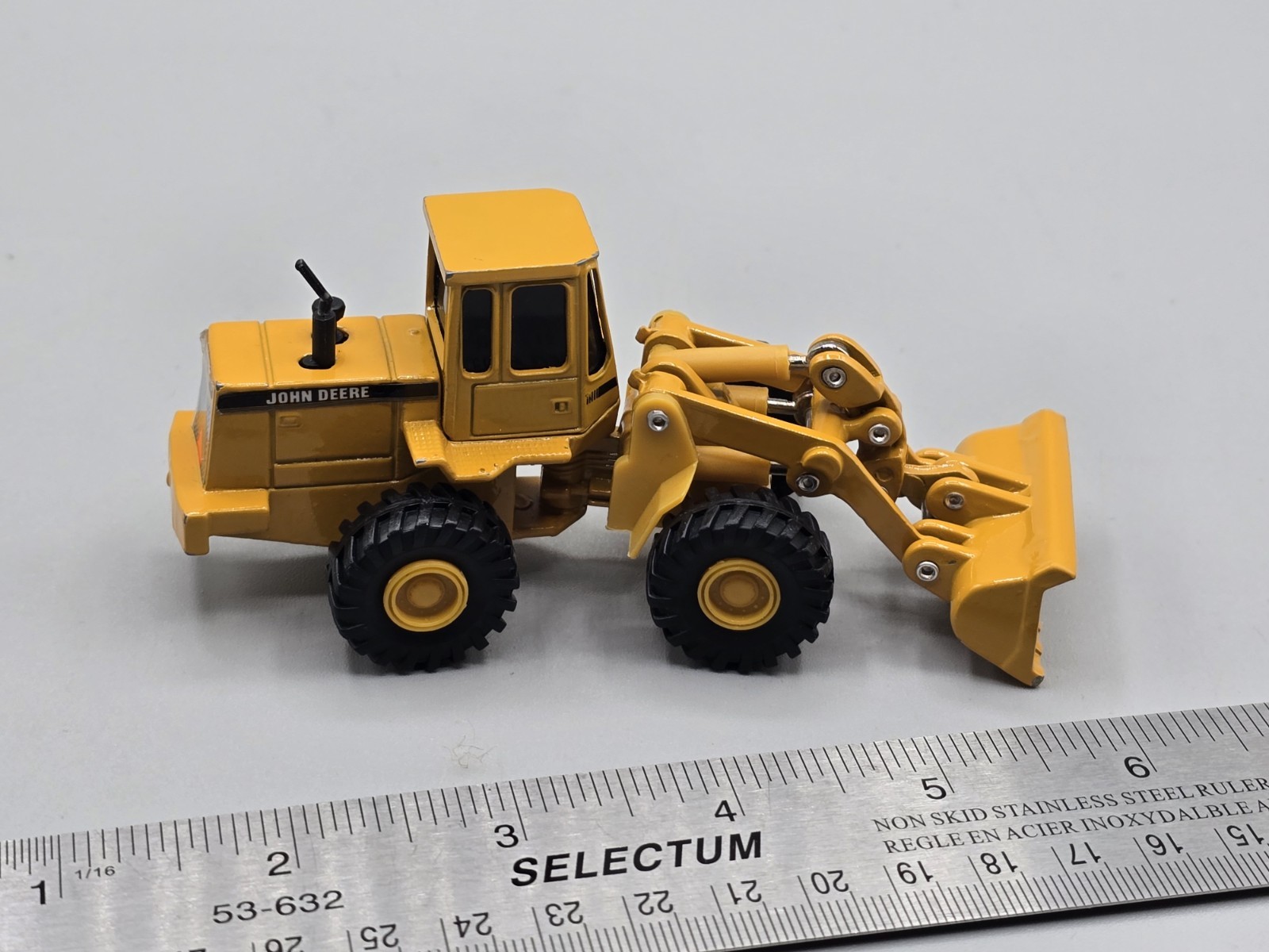 Ertl 1:64 John Deere Wheel Loader Tractor 544G Yellow Die Cast Tractor VTG