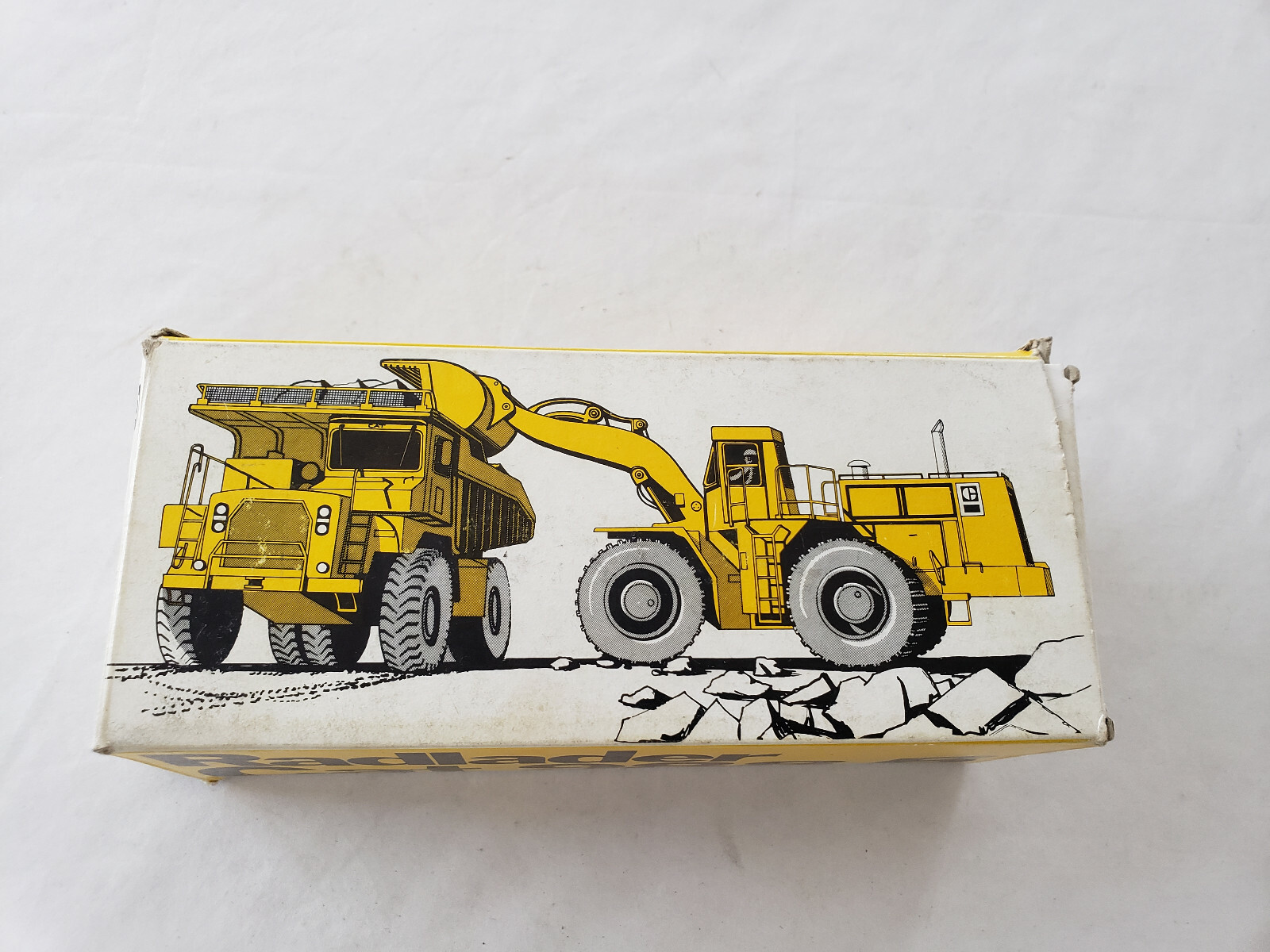 NZG No. 167 Radlader Cat 988 B Wheel Loader 1/50 Scale Die Cast Model NIB