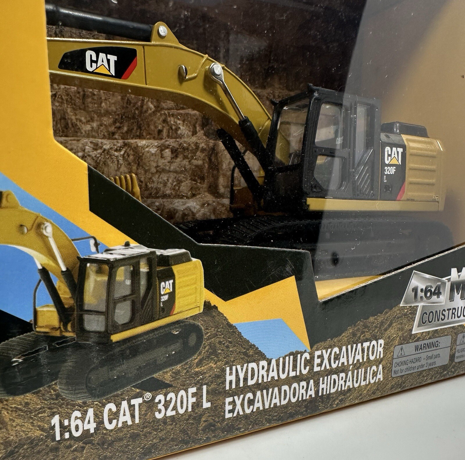 Diecast Masters 1/64 Scale CAT 320F L”HYDRAULIC EXCAVATOR”Metal Construction