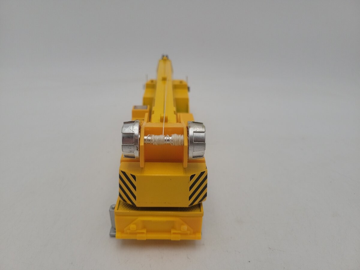 Maisto 21049 1:50 Scale Motorized Yellow Powerline Crane Truck Diecast Metal EX
