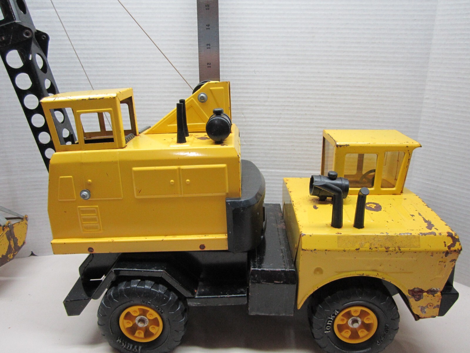 Vintage 1970’s Tonka Mighty Mobile Crane MR970 Metal Steel Truck with Clam