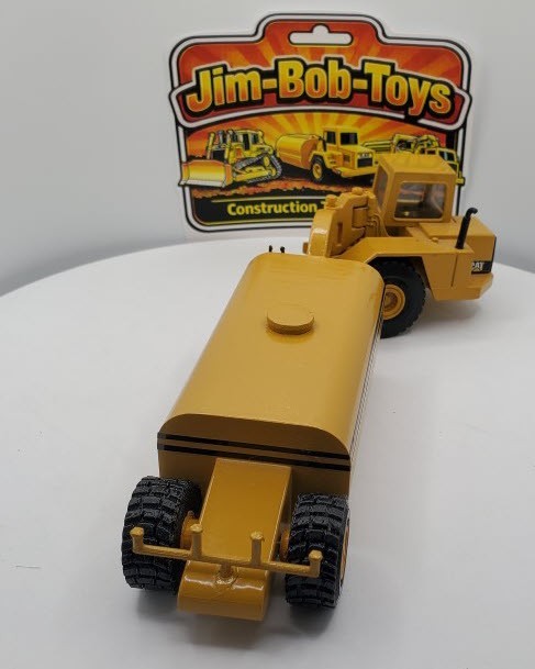Cat 611 Prime Mover with Custom Water‑Hauler – 1/64 Scale Construction Model