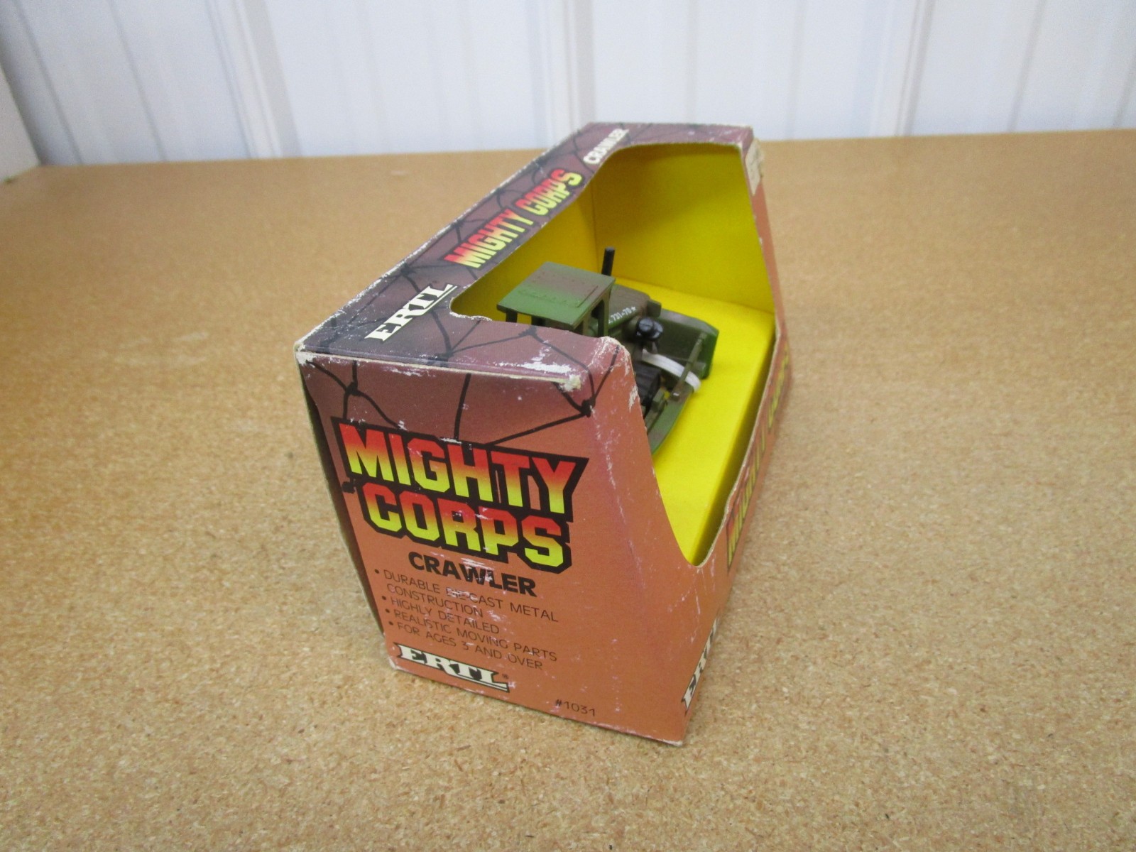 ERTL Mighty Corps CRAWLER 1/64 toy construction dozer bulldozer diecast B15Z